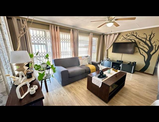 3 BEDROOM HOUSE FOR SALE IN ELANDSPARK